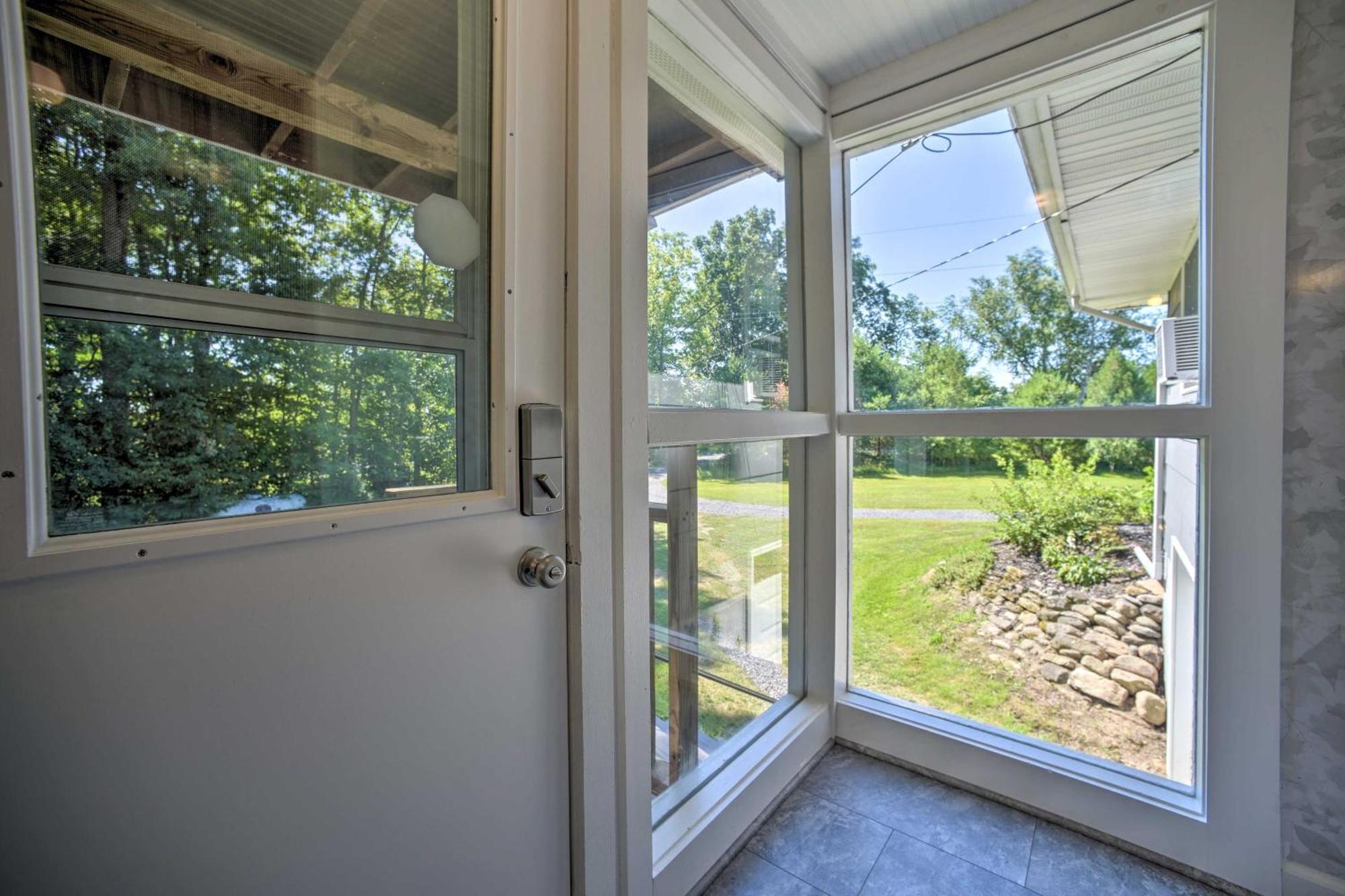 Modern Studio Less Than 13 Mi To Saratoga Racetrack! Ballston Spa Экстерьер фото